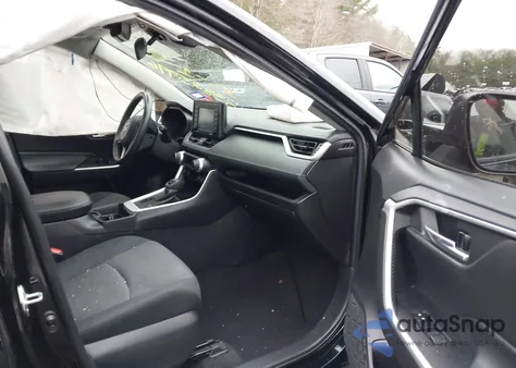 2021 Toyota Rav4 Xle z USA, uszkodzony, nr VIN 2T3P1RFV6MW167984